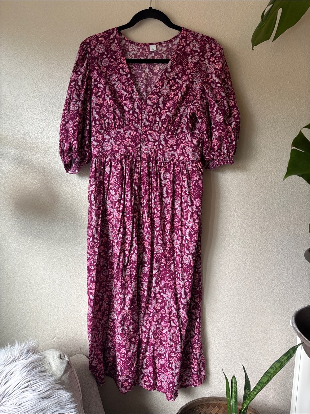 Old Navy Floral V-Neck Maxi Dress in Berry Plum
